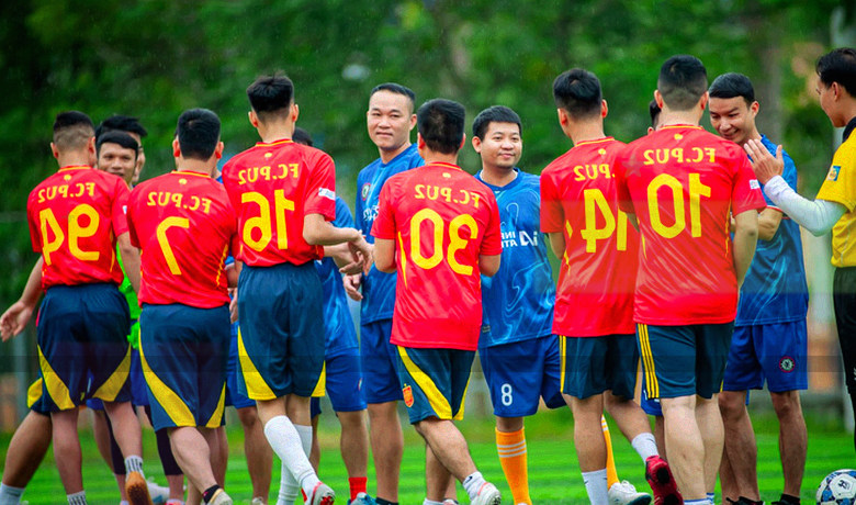 胜率分层采样示意，不同颜色区块分别代表赛季统计周期与样本对局范围